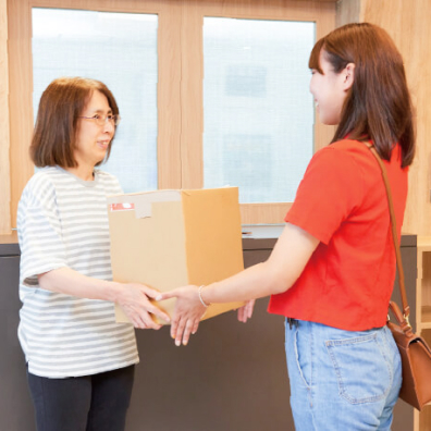 宅配便の受け取りのイメージ画像